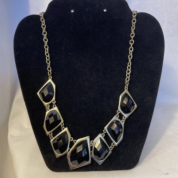 Gold Tone Chain With 7 Large Geometric Black Faceted Synthetic Stones in Bezels - Picture 3 of 10